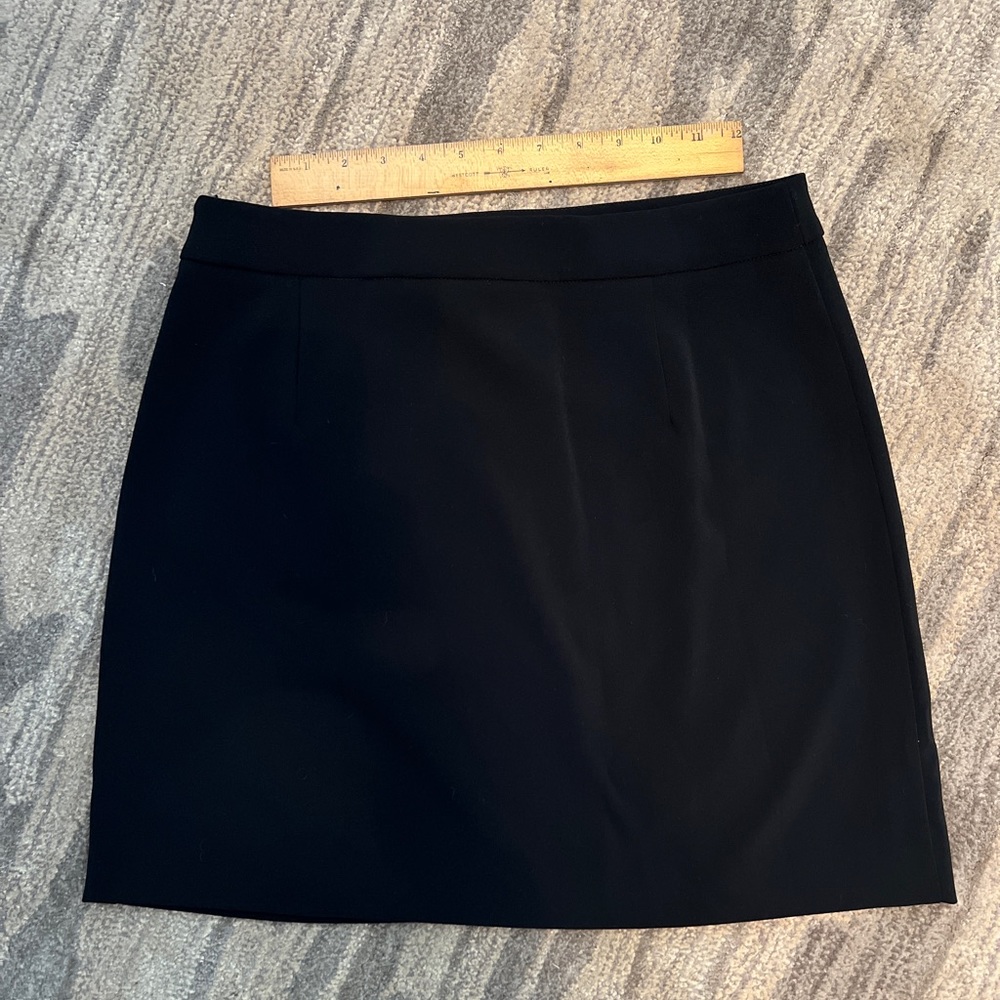 Boutique Moschino apple patch mini skirt Size 10 new tags $$$$ - Picture 6 of 7